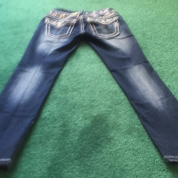 Miss Me Cropped Jeans - Picture 5 of 9